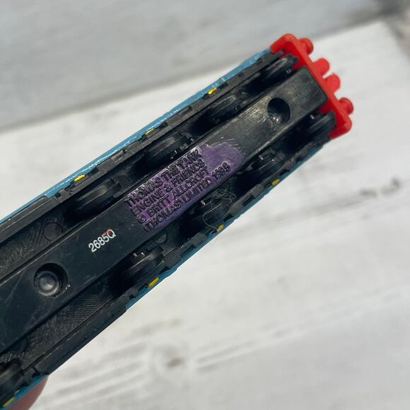 Vintage Ertl Thomas & Friends Blue Diecast Metal Toy Train Diesel D199 1995 - Picture 6 of 6